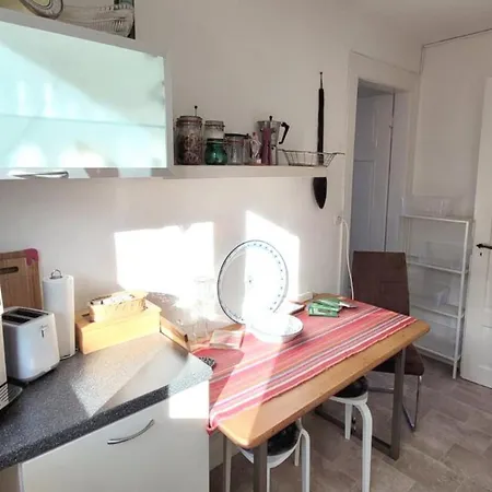 Διαμέρισμα 2-4 Stilvoll Im Gertrud Schloessli - Zentral Ruhig *