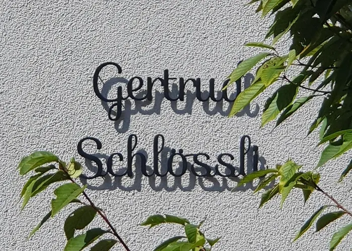 2-4 Stilvoll Im Gertrud Schloessli - Zentral Ruhig